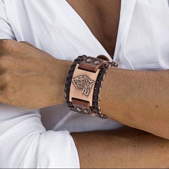 NEW Wolf Head Leather Buckle Bracelet - Picture 4 of 6